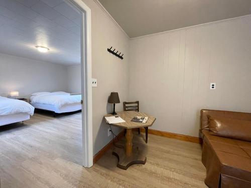 Star Gate Motel - photo 9