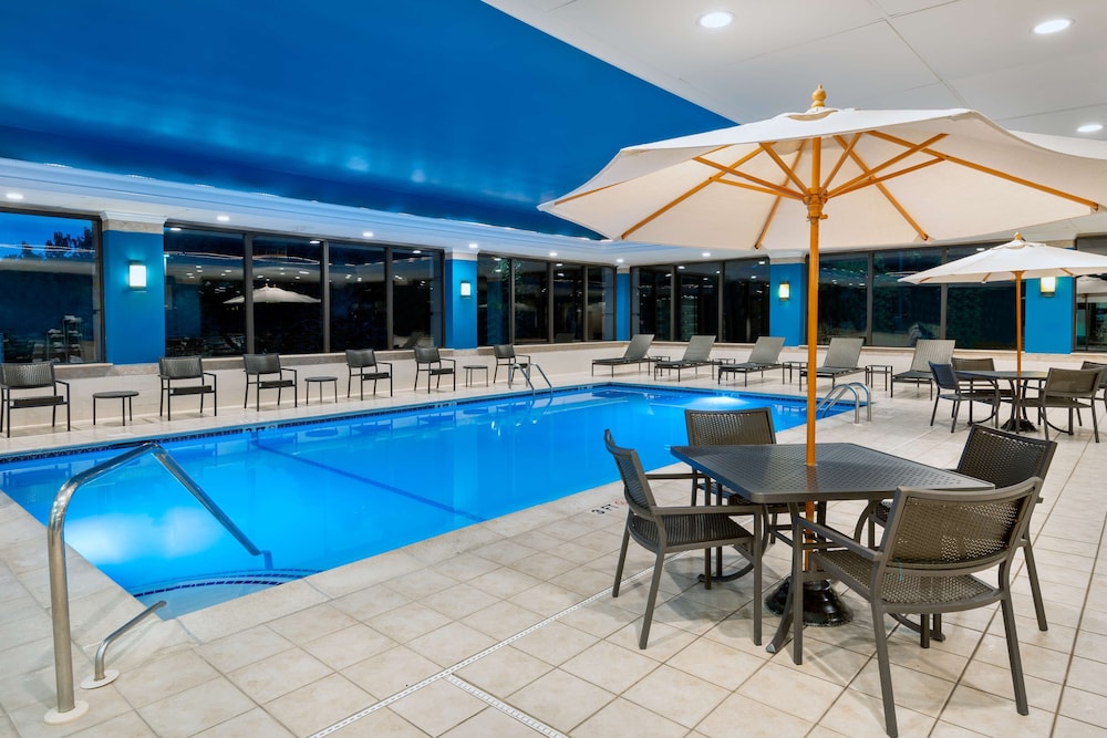 Hampton Inn Hartford Airport - photo 23