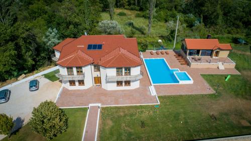 Nice Home In Donji Prolozac With Wifi — Donji Prolozac — photo 3