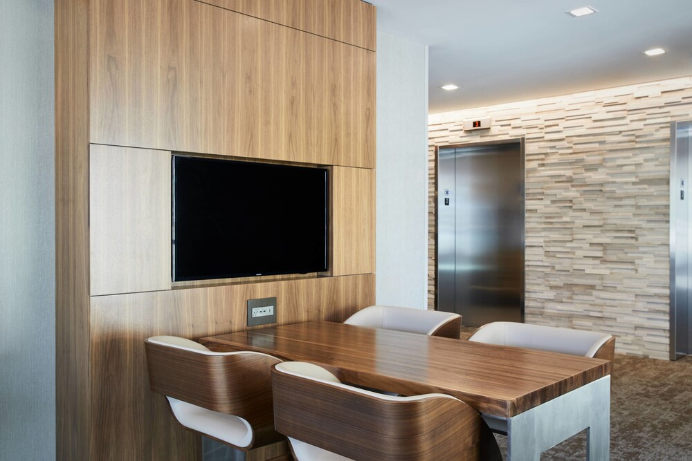 AC Hotel by Marriott Madison Downtown - photo 8