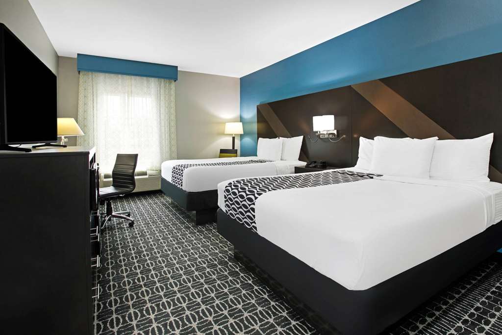 La Quinta Inn & Suites by Wyndham Sulphur Springs - photo 11