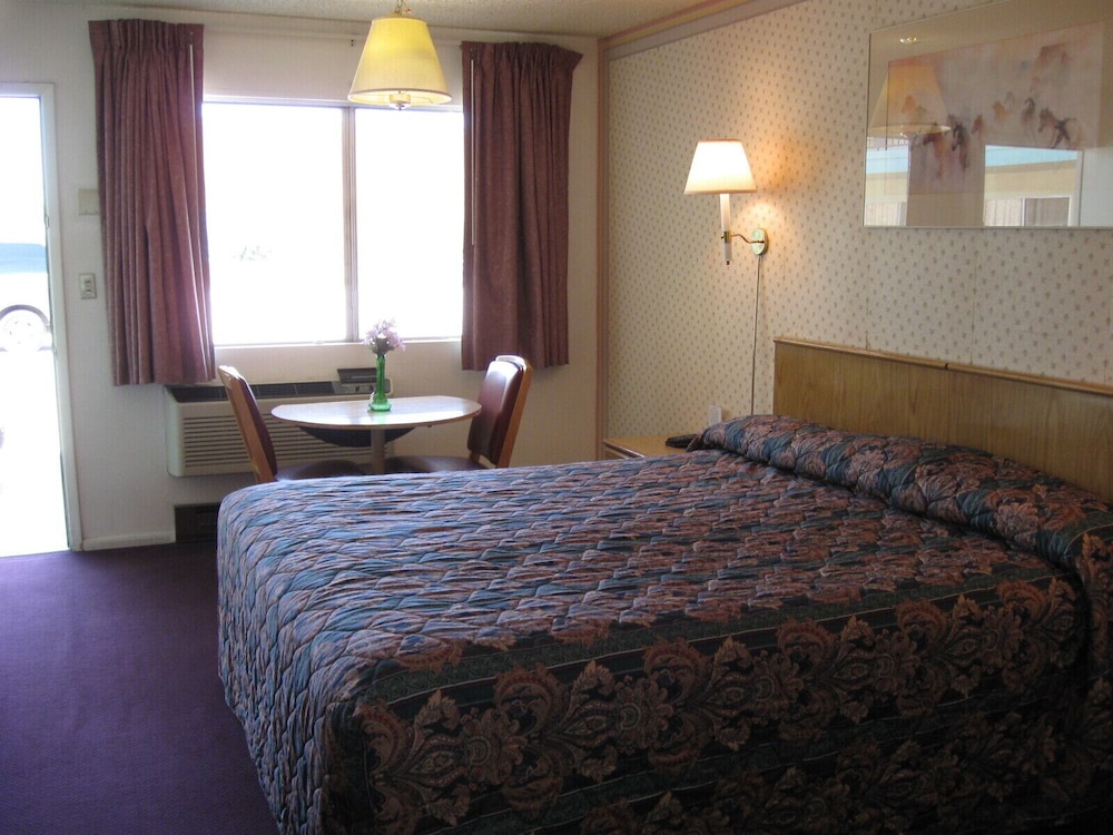 Motel 8 Willcox - photo 6