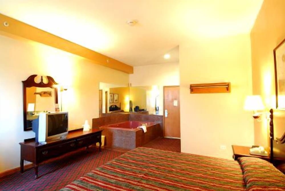 Executive Inn and Suites — hotel in Waukegan