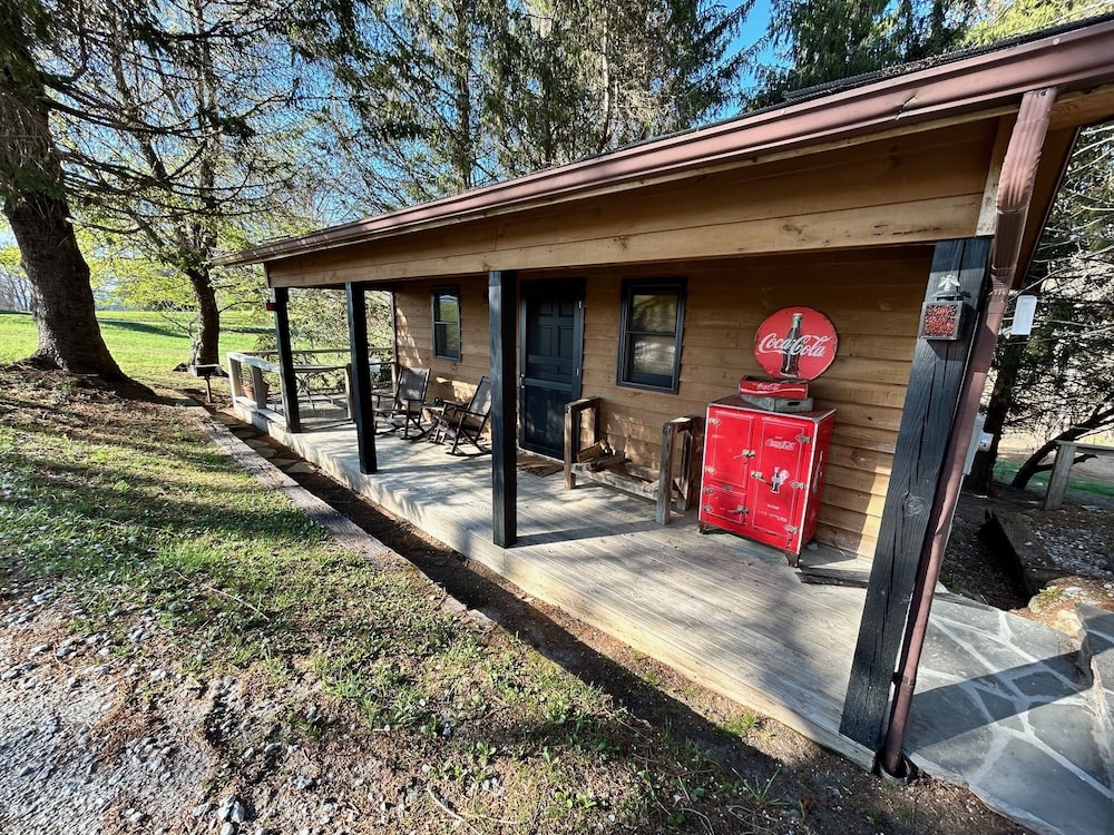 Fire Mountain Inn Cabins & Treehouses - photo 115