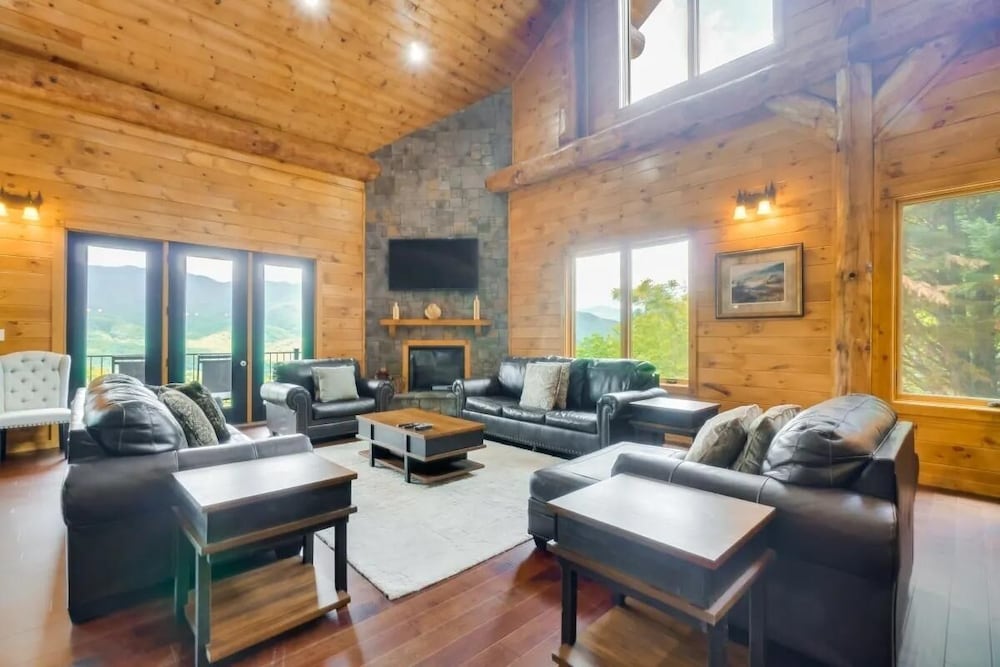 Sensational Views 4 Bedroom Cabin by Heavenly Views Resort - photo 17