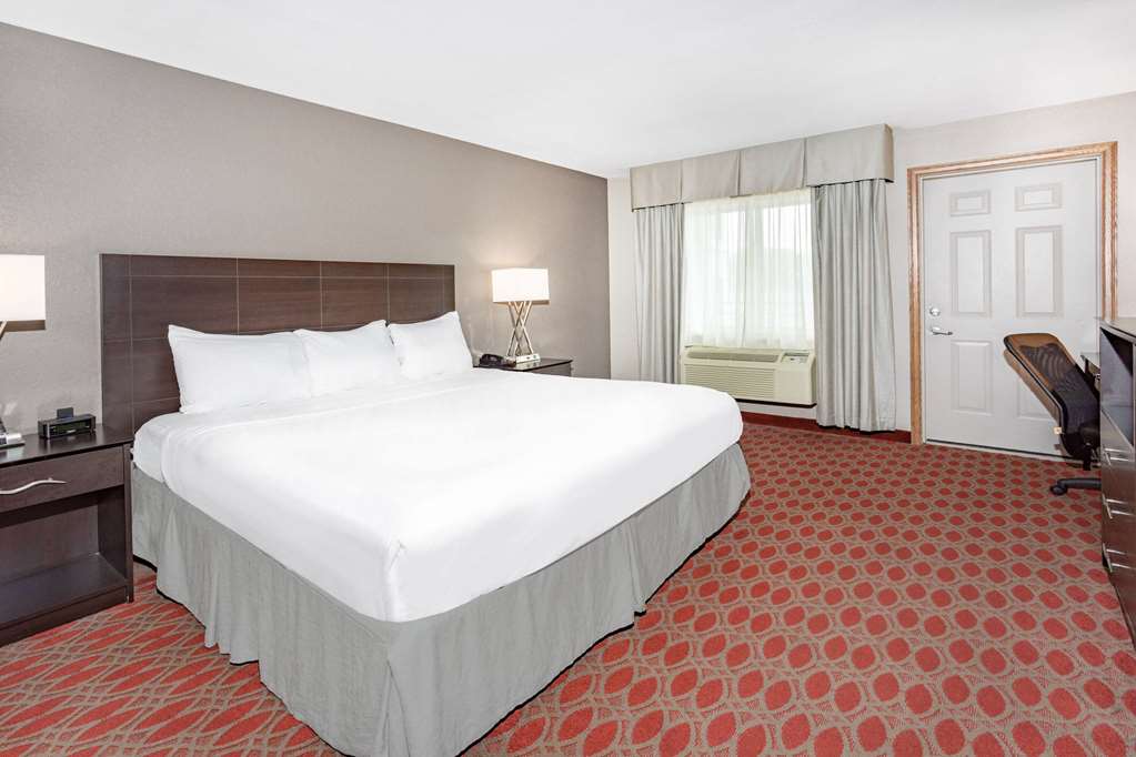 Baymont by Wyndham Brooklyn Center - photo 25