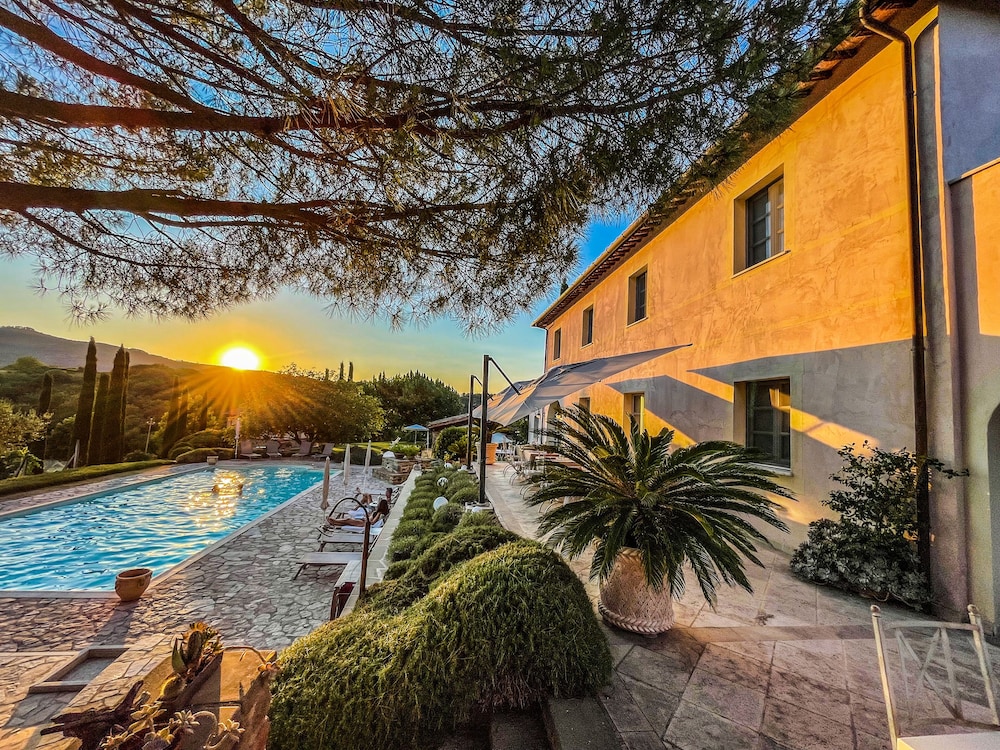Country House Villa Rey — 4-Star Luxury Hotel in Panicale, Italy
