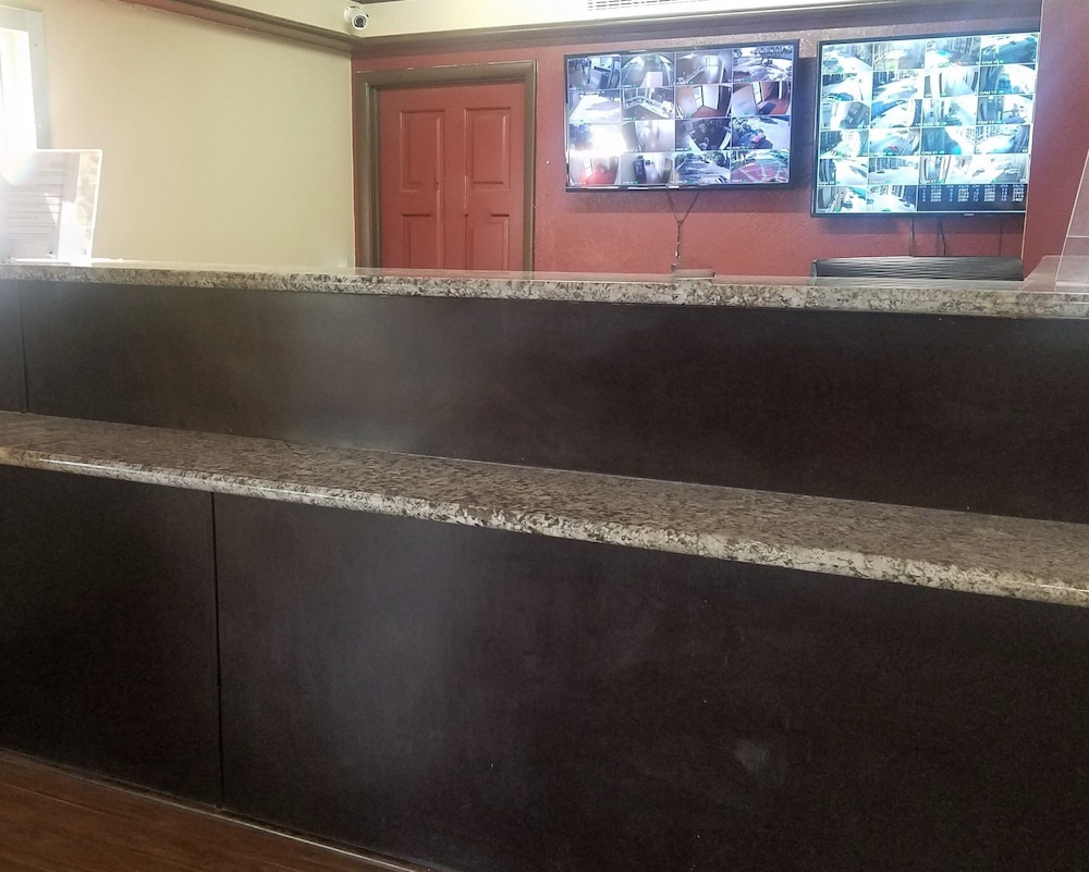 South Houston Inn & Suites Hobby Airport I 45 - photo 2