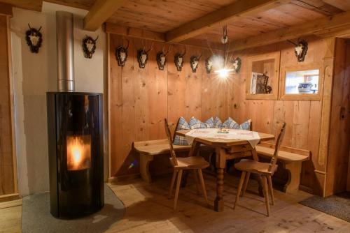 Chalet Berghaus Bartholomäberg — 4-Star Luxury Hotel in Bartholomaeberg, Austria