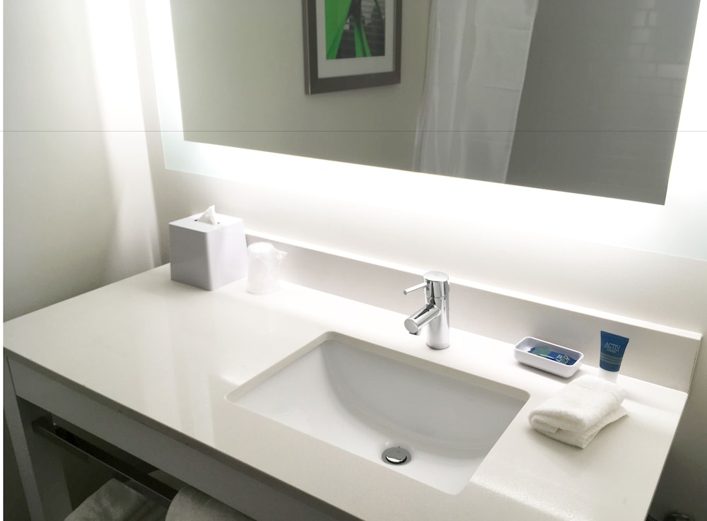 Four Points by Sheraton Mt Prospect O'Hare - photo 15