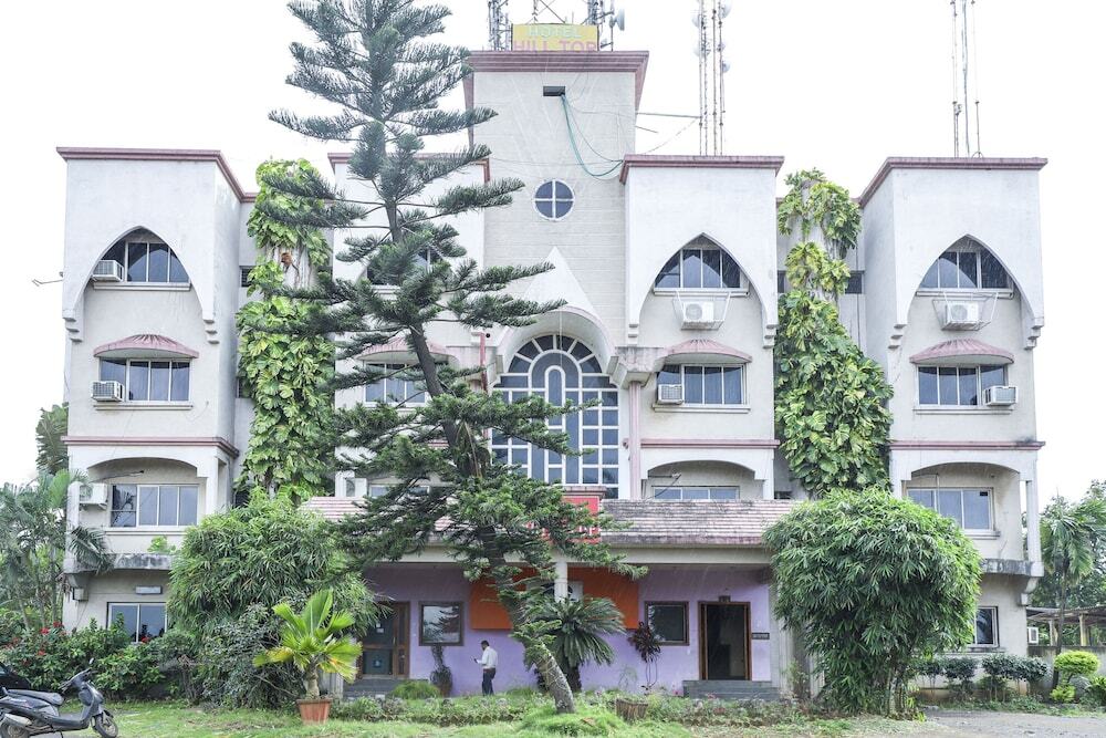 Hotel Hill Top in Daman, India