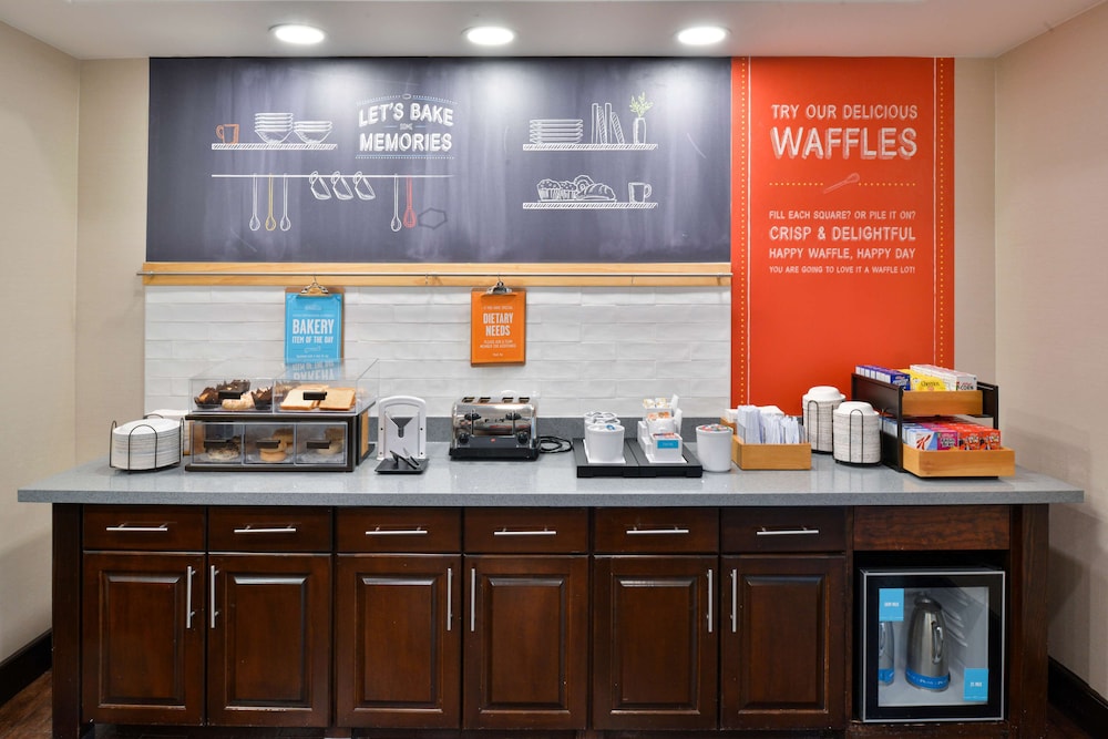 Hampton Inn & Suites Hutto Austin - photo 40