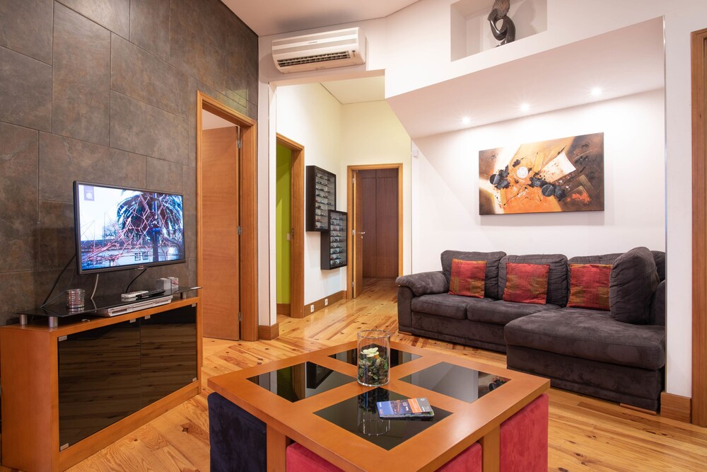 Feel Porto Modern Villa — 4-Star Luxury Hotel in Porto, Portugal