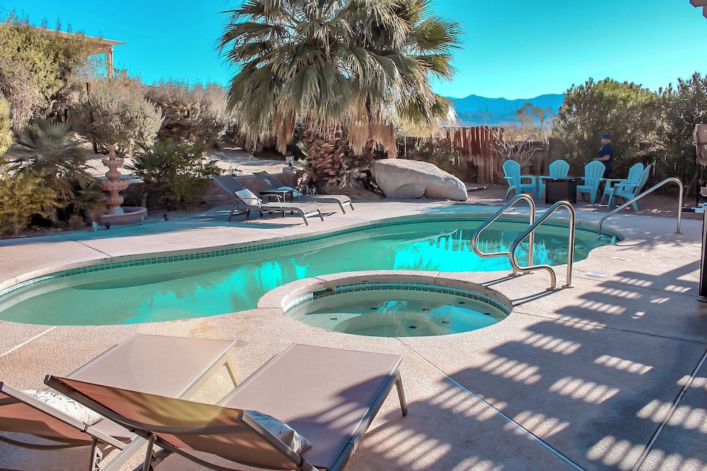 Poolside Oasis W Game Room In Desert Hot Springs — Desert Hot Springs