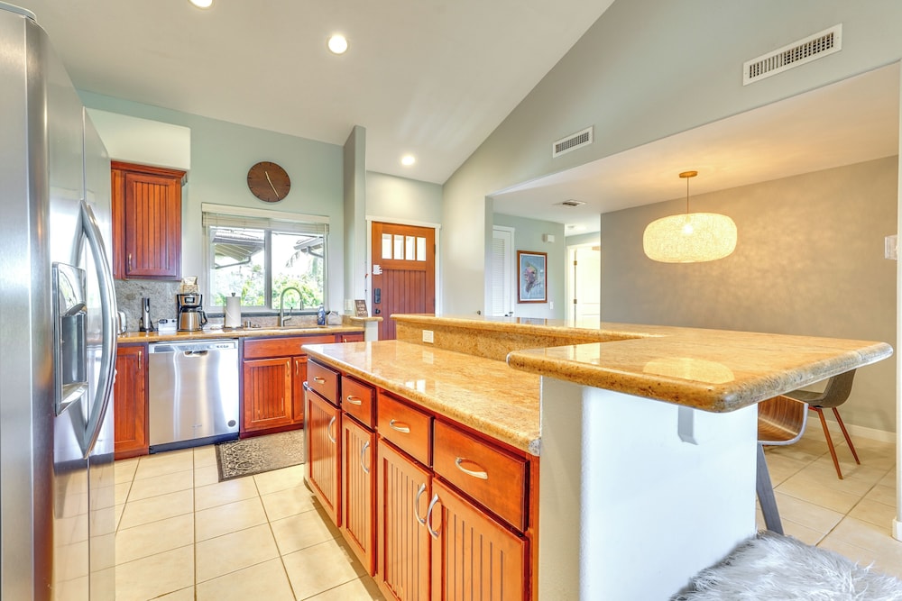 Luxe Maunalani Resort Condo w Pool Beach Access - photo 2