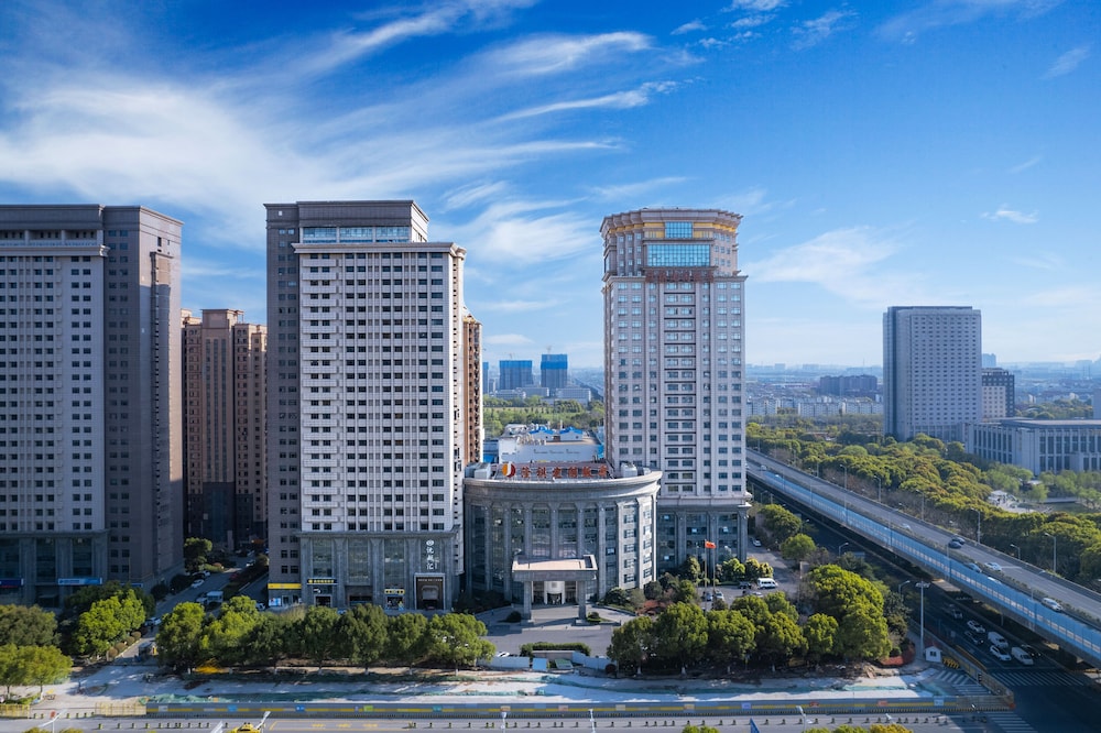 Longqi Jianguo Hotel — 4-Star Luxury Hotel in Suzhou, People's Republic of China