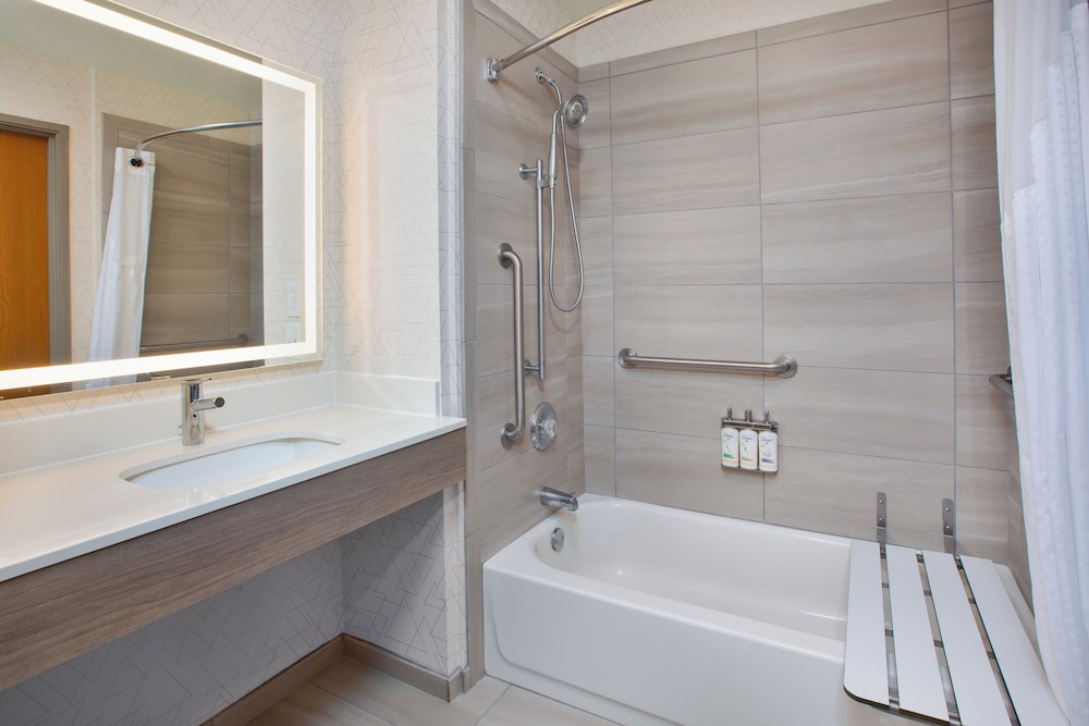 Holiday Inn Express & Suites Buffalo by IHG - photo 28