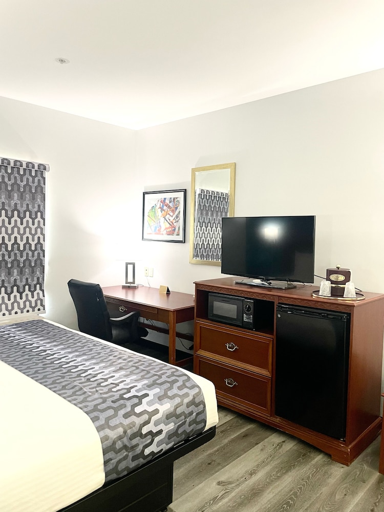 Grand Vista Hotel and Suites - photo 24