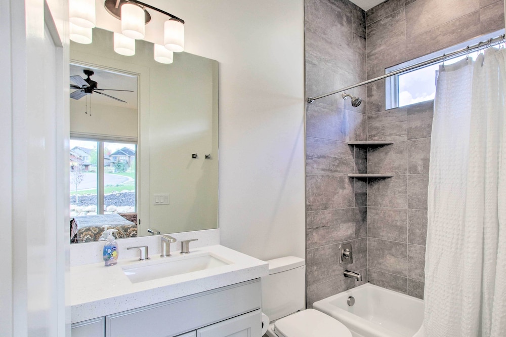 Scenic Eden Gem with Hot Tub about 6 Mi to Ski Area in Eden, United States