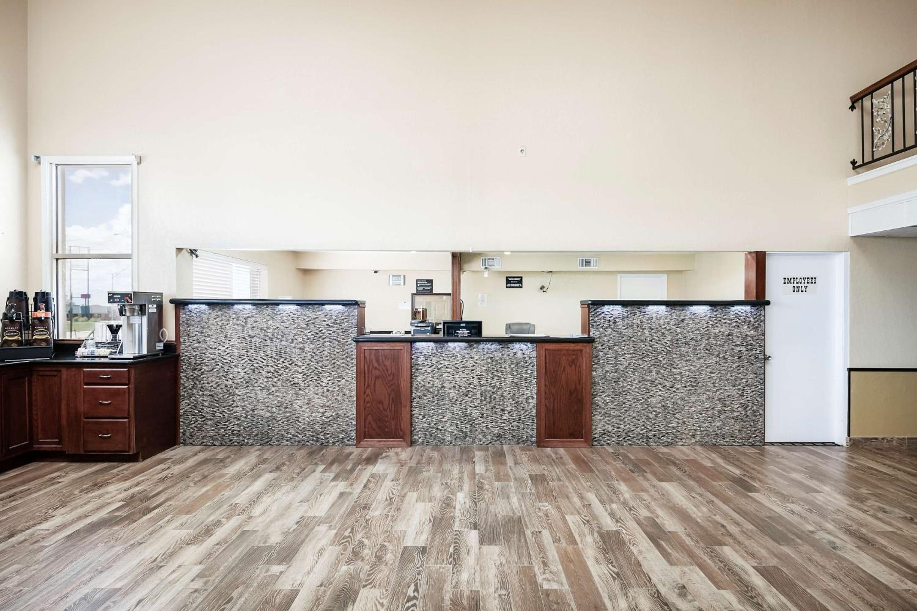 Super 8 by Wyndham Elk City - photo 19