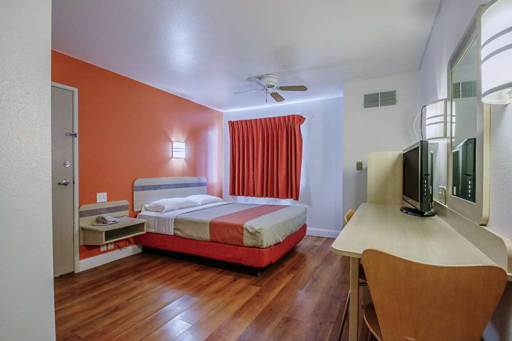 Motel 6 Nephi UT - photo 13