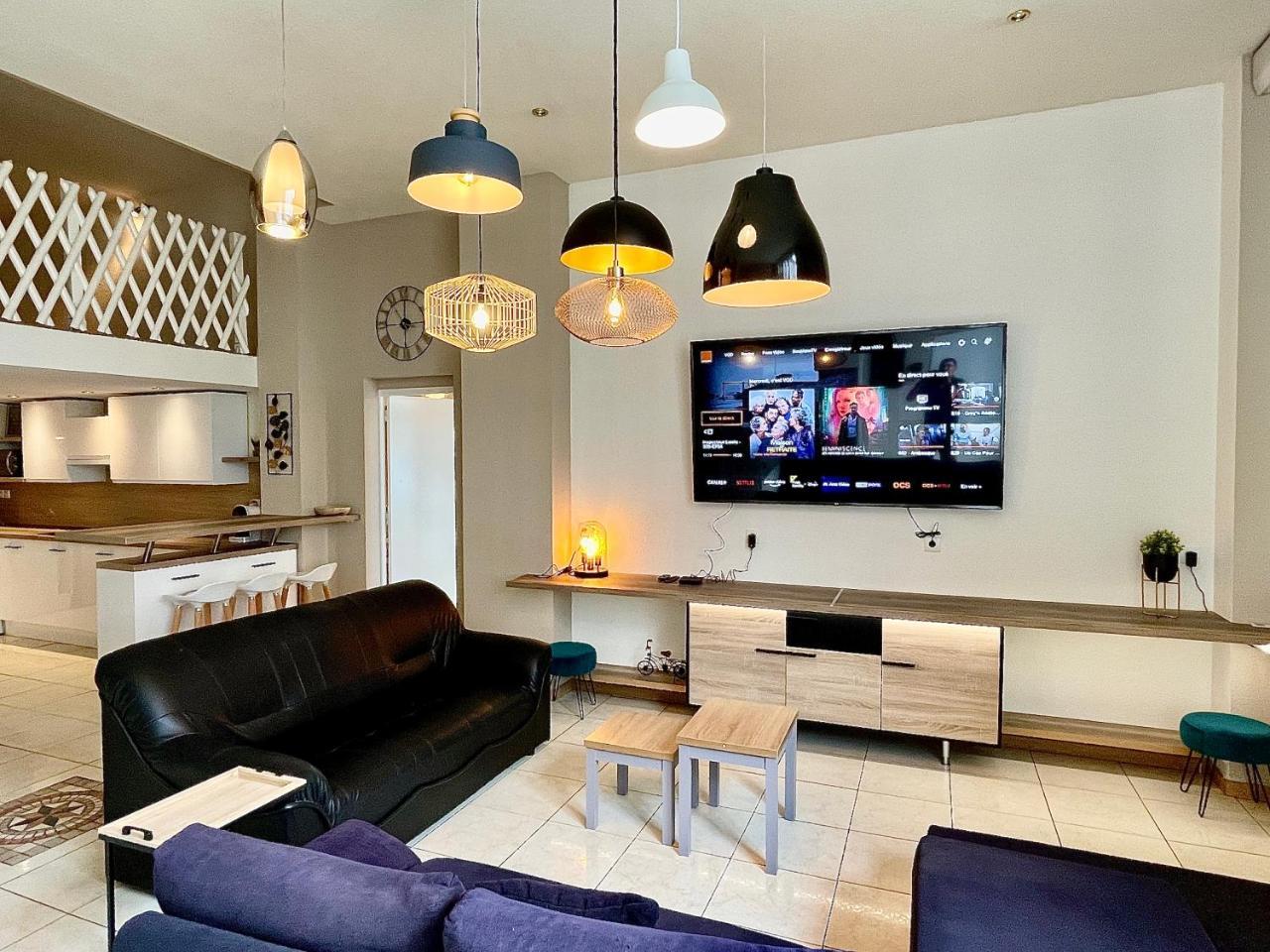 Loft Saint Jean — 4-Star Luxury Hotel in Montlucon, France