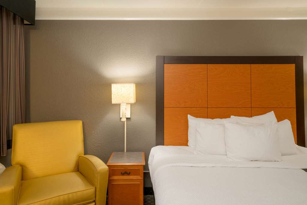 La Quinta Inn by Wyndham Nashville South - photo 25