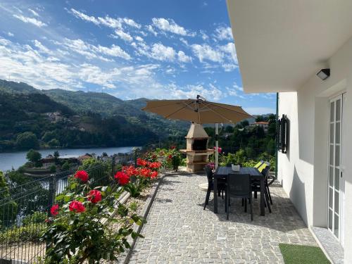Cantinho Verde T2 — 4-Star Luxury Hotel in Terras De Bouro, Portugal
