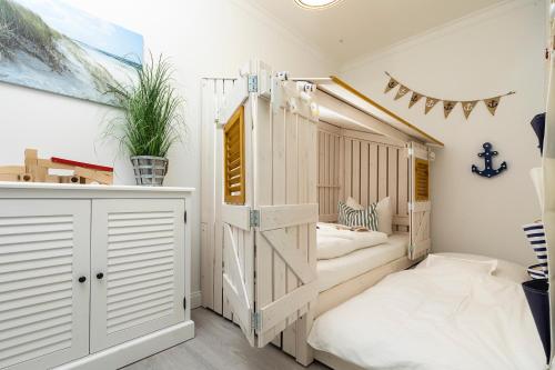 Villa Strandblick 2 — 4-Star Luxury Hotel in Zingst, Germany