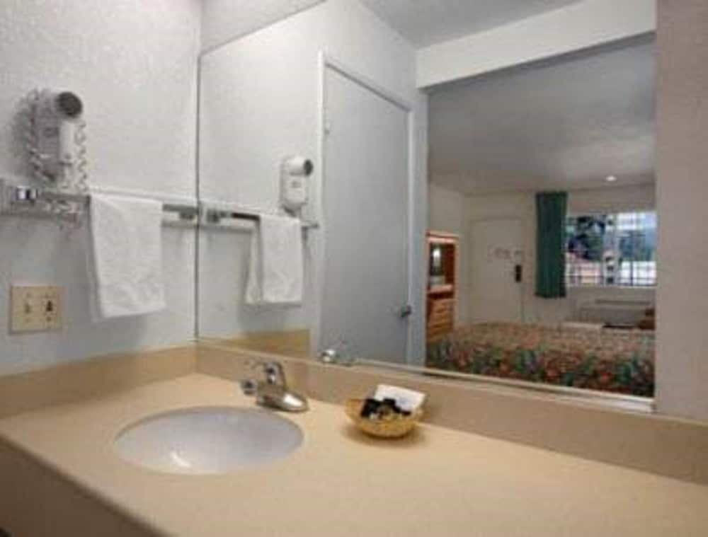 Orange Show Inn San Bernardino - photo 14
