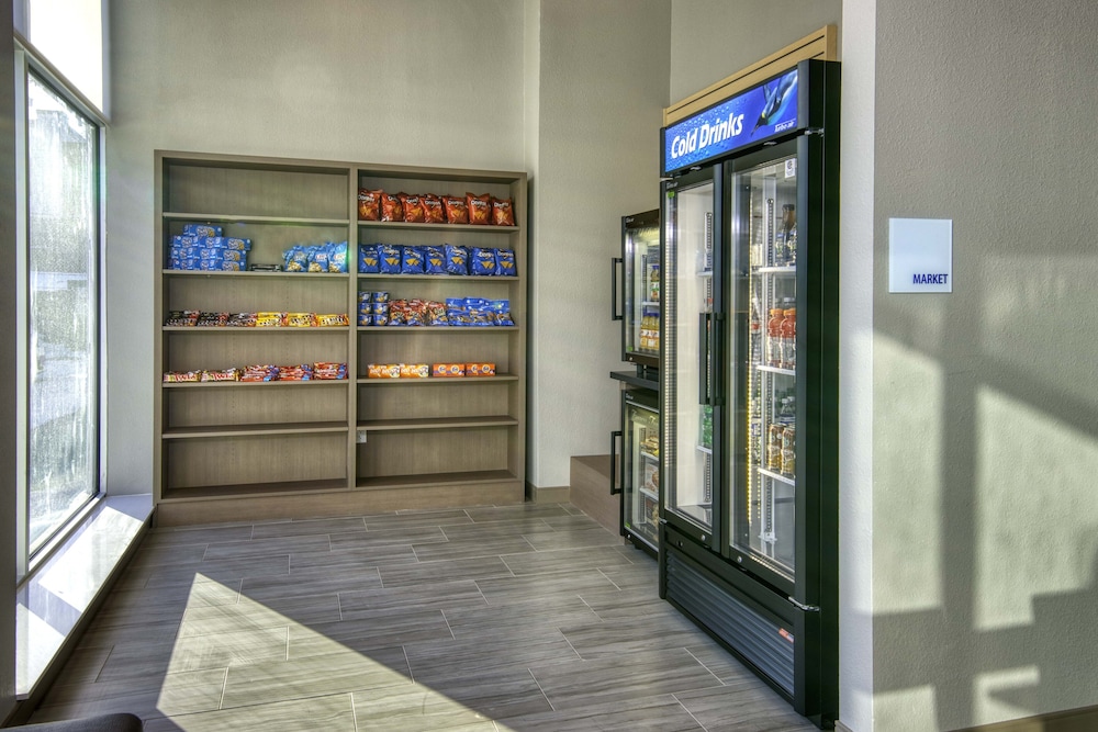 Holiday Inn Express & Suites Omaha Downtown Old Market by IHG - photo 22