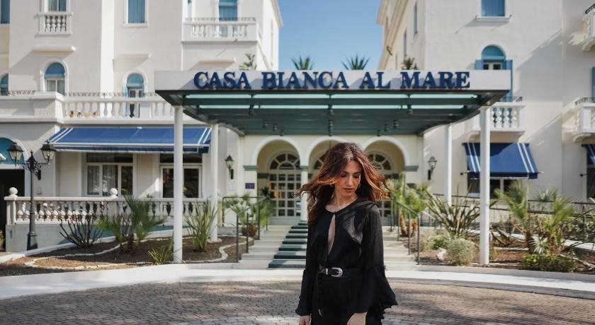 Hotel Casa Bianca al Mare — 4-Star Luxury Hotel in Lido Di Jesolo, Italy