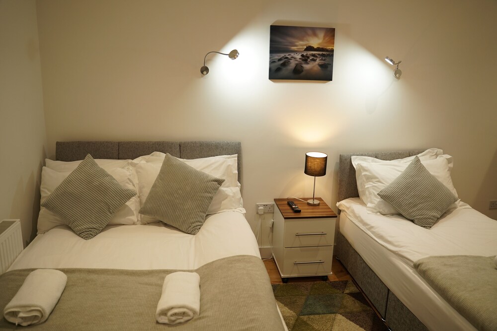 Serviced Property Plymouth in Plymouth, United Kingdom