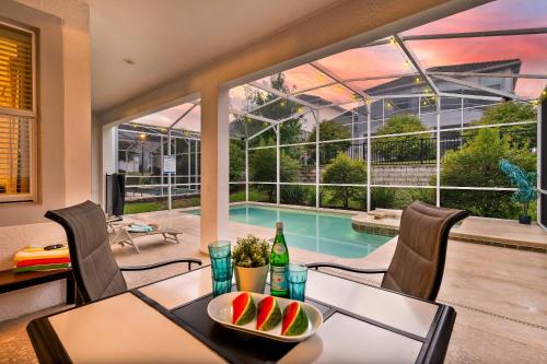 Heated Pool Hot Tub Lazy River Waterpark — 4-Star Luxury Hotel in Davenport, United States