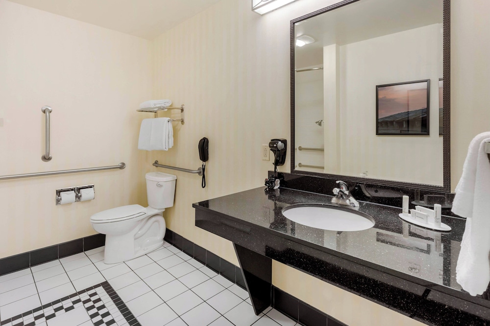 Fairfield Inn & Suites by Marriott Rockford - photo 19