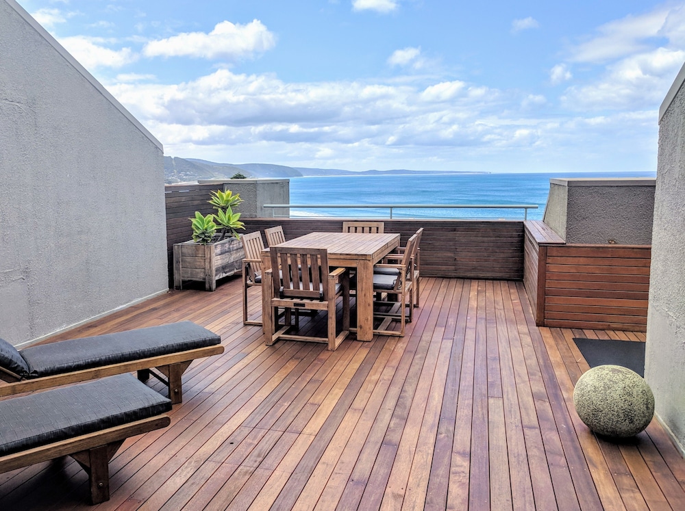 Lorne Beachfront Accommodation — Lorne — photo 2
