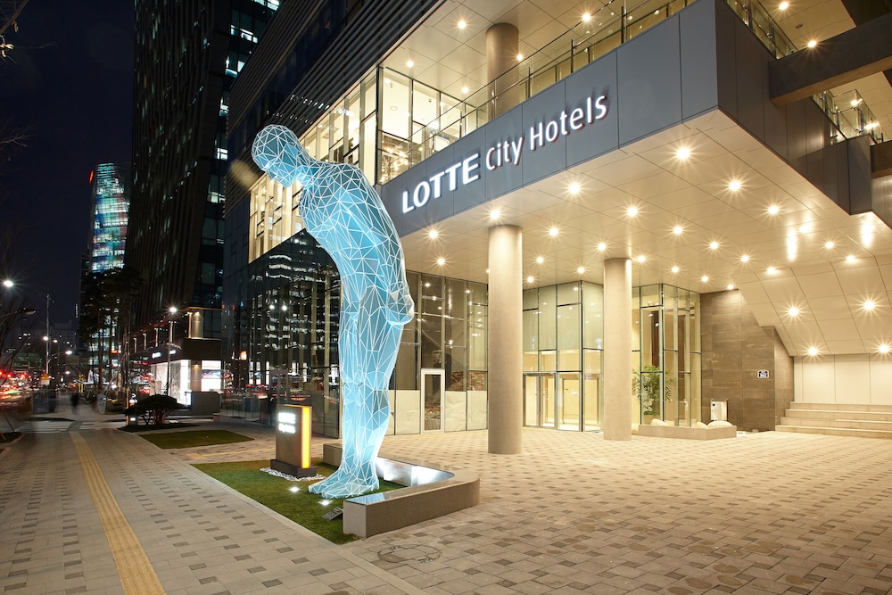 Lotte City Hotel Myeongdong in Seoul, South Korea