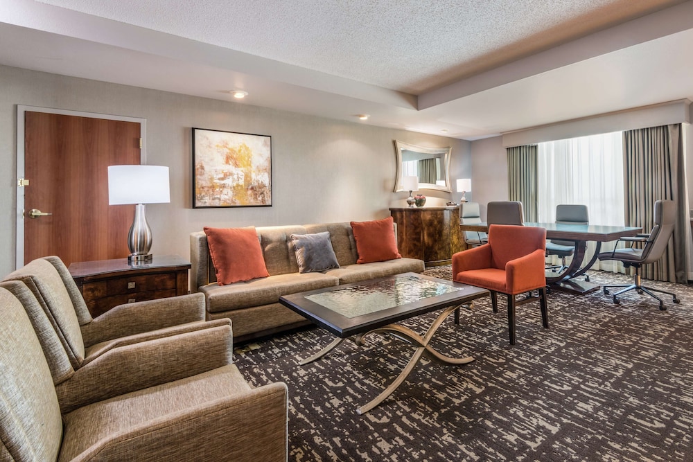 Embassy Suites by Hilton St. Louis St. Charles - photo 18