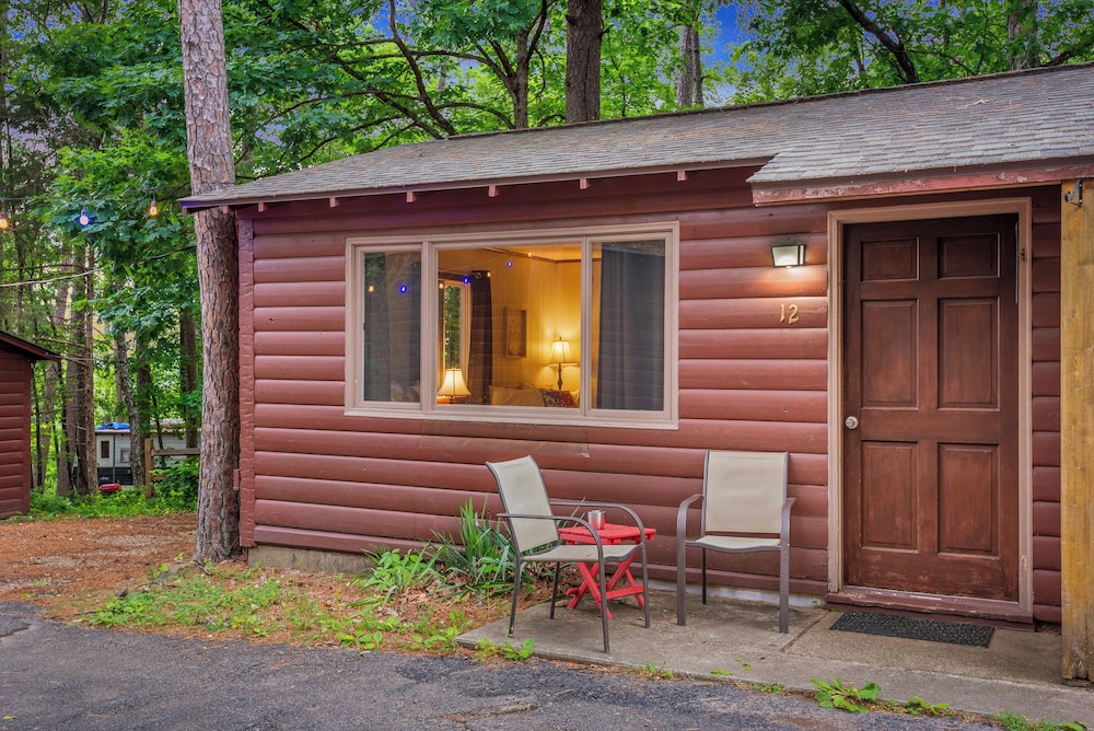 Tall Pines Inn - photo 101