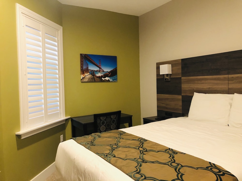 Bay Hotel - photo 12