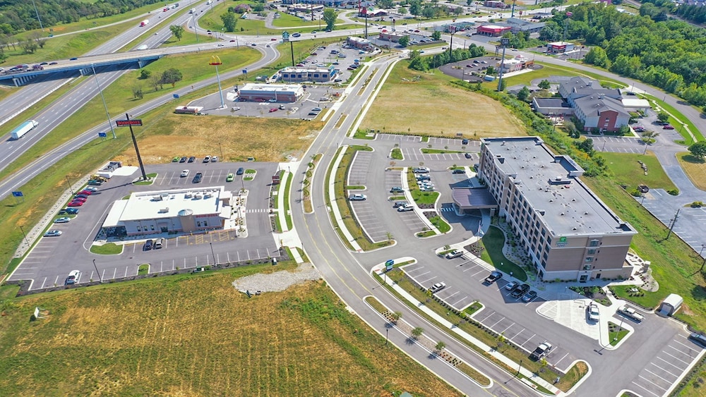 Holiday Inn Express and Suites Elizabethtown North by IHG - photo 21