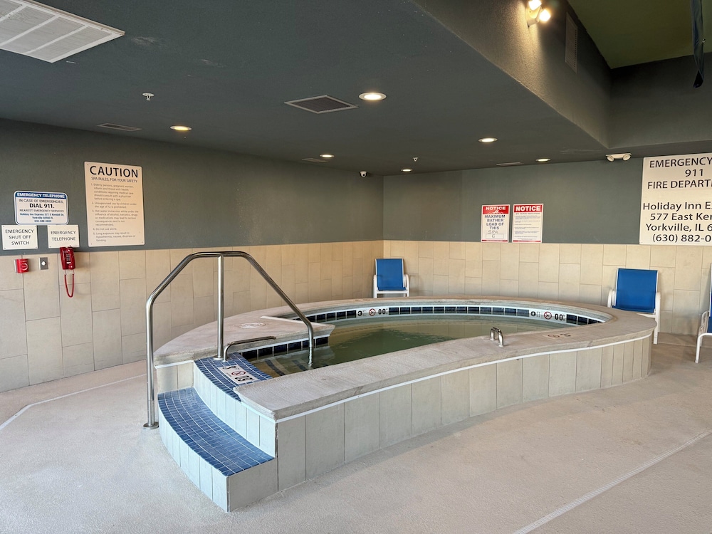 Holiday Inn Express & Suites Yorkville by IHG - photo 14