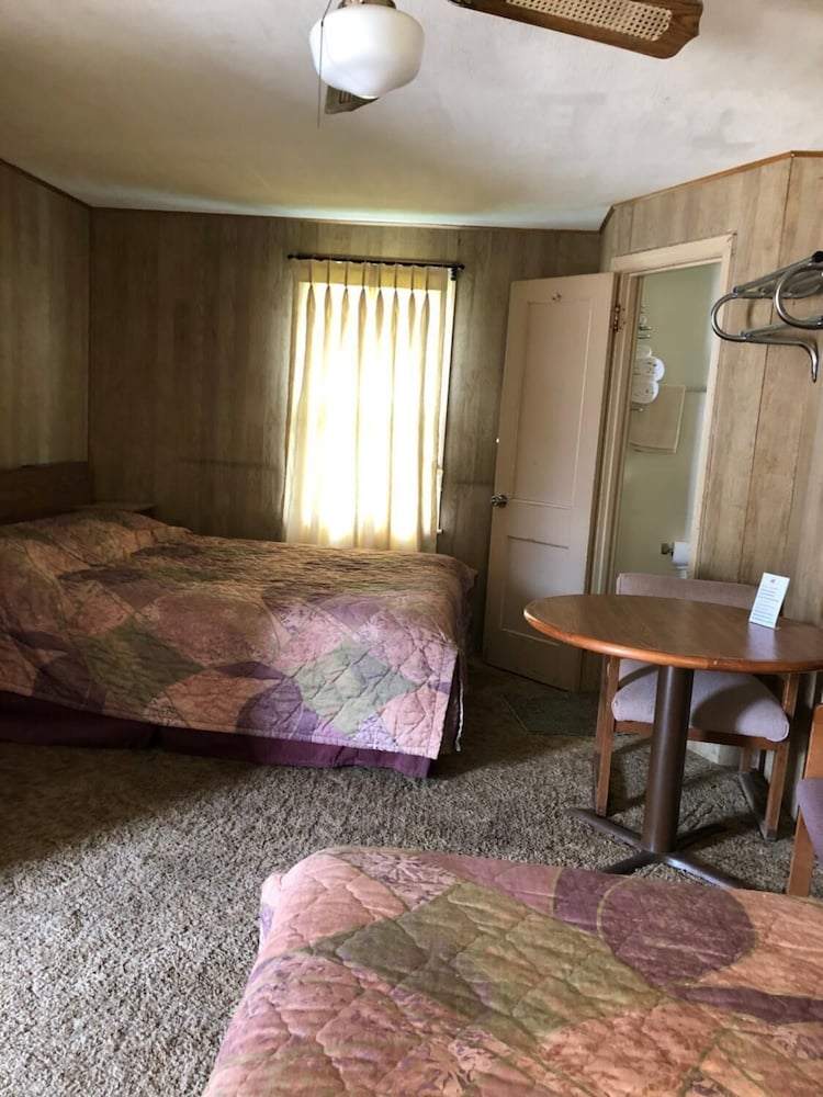 Coronado West Motel - photo 9