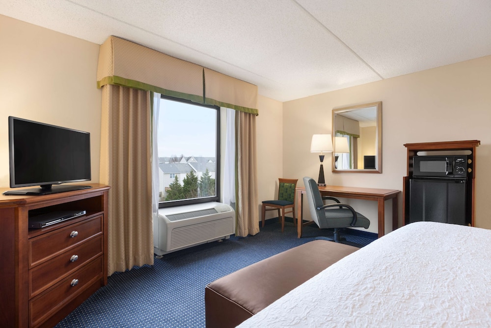 Hampton Inn Warrenton - photo 15
