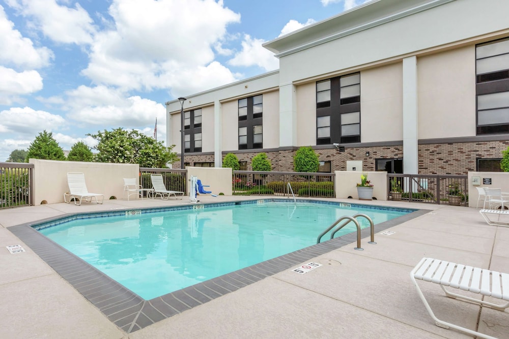 Hampton Inn Brookhaven - photo 18