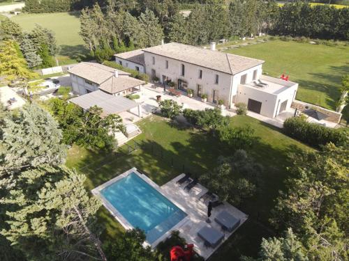 Domaine de la Franquette by Bridget & Pascal Piscine Chauffee & SPA - carbon neutral hotel in Unknown City