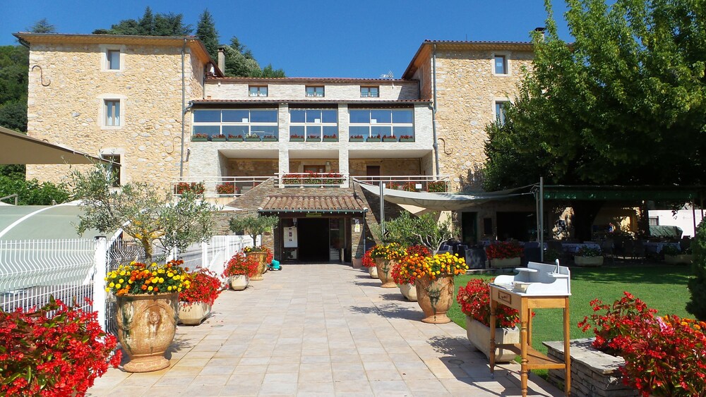 Logis Hôtel Le Mas De La Prairie in Le Vigan, France