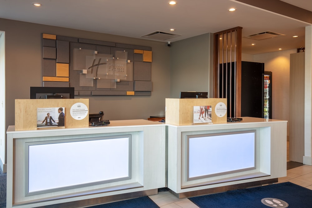 Holiday Inn Express & Suites Beloit by IHG - photo 36