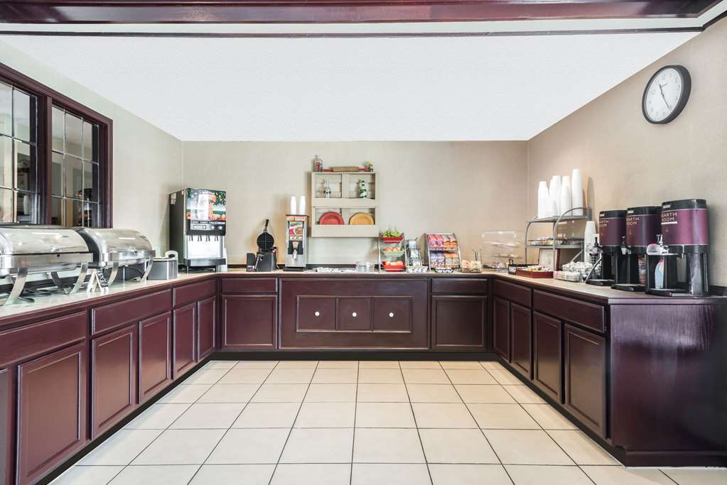 Hawthorn Extended Stay by Wyndham Dayton - photo 12