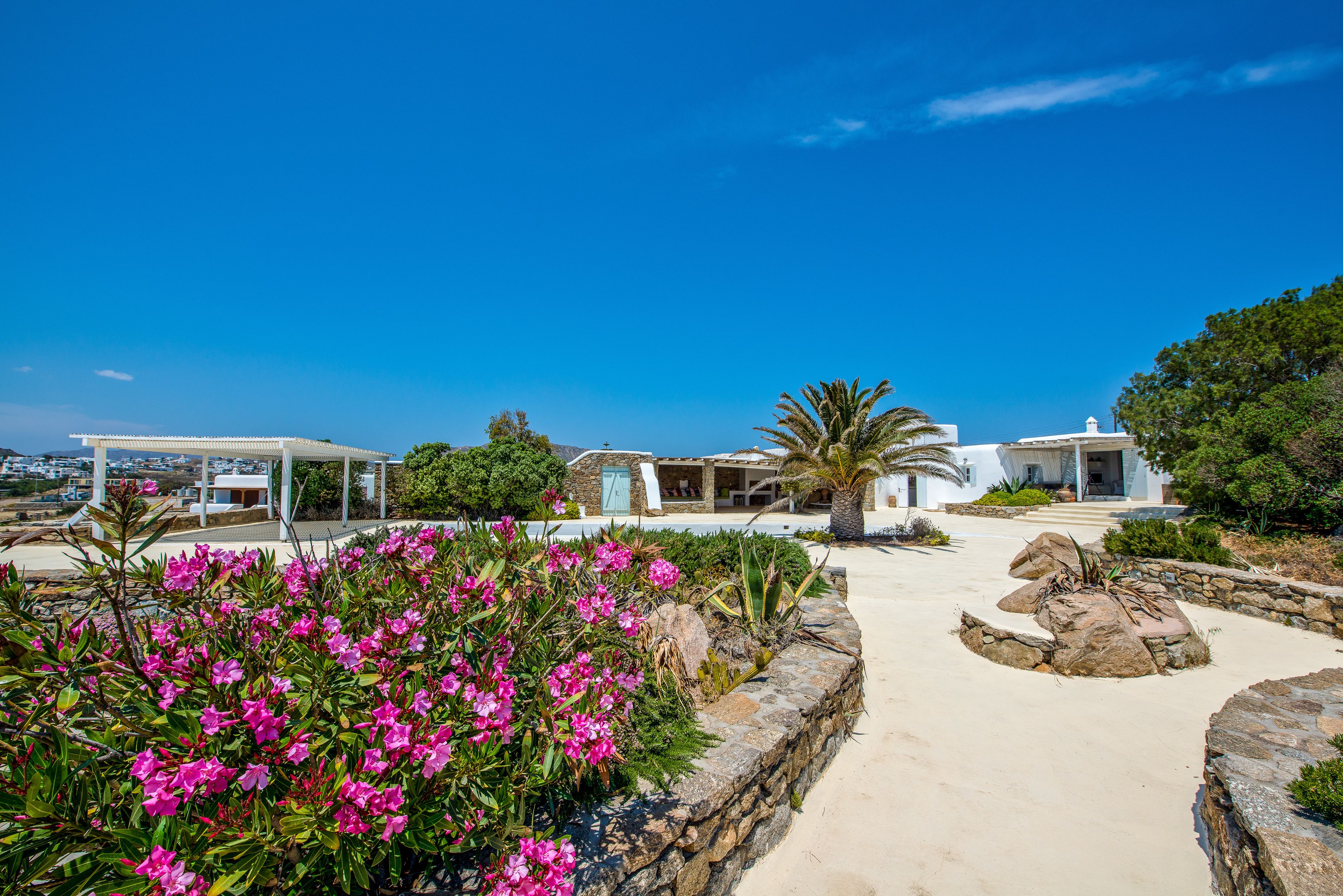 Newly Built Private Luxury Villa — 4-Star Luxury Hotel in Mykonos, Greece